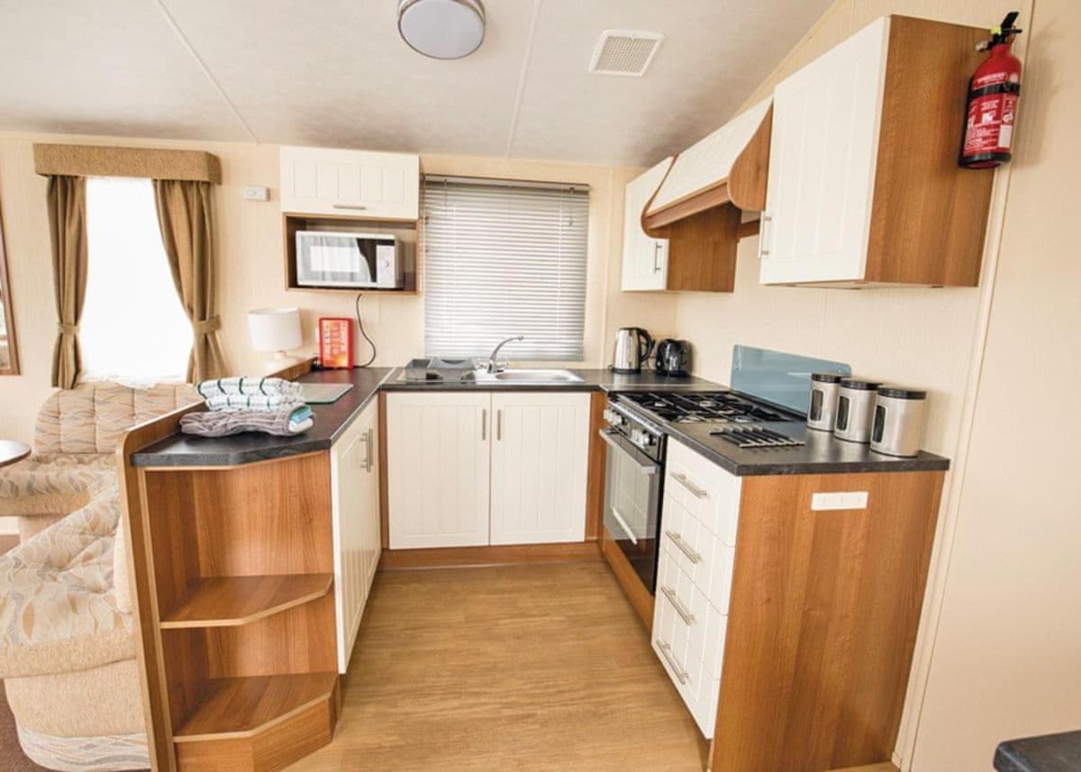 Fishguard Bay Resort Llanllawer エクステリア 写真