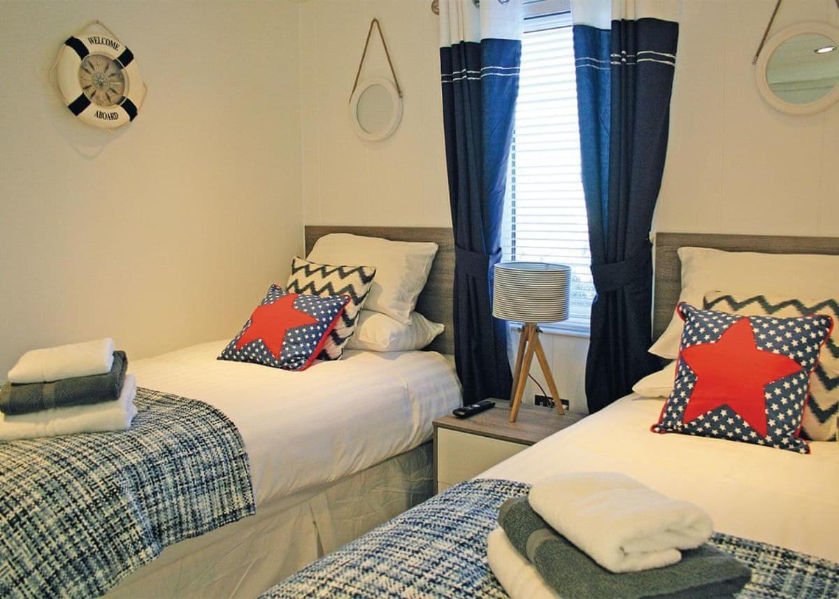 Fishguard Bay Resort Llanllawer エクステリア 写真