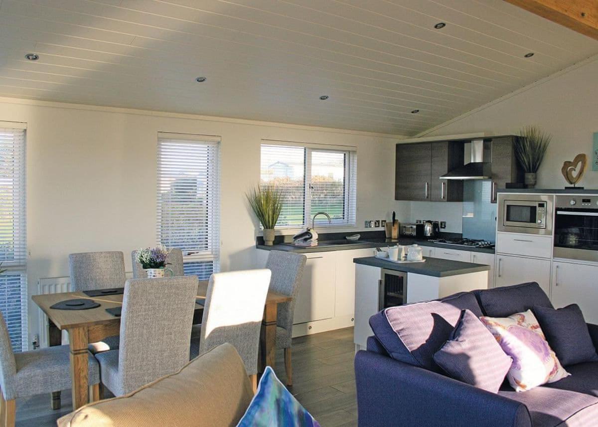 Fishguard Bay Resort Llanllawer エクステリア 写真