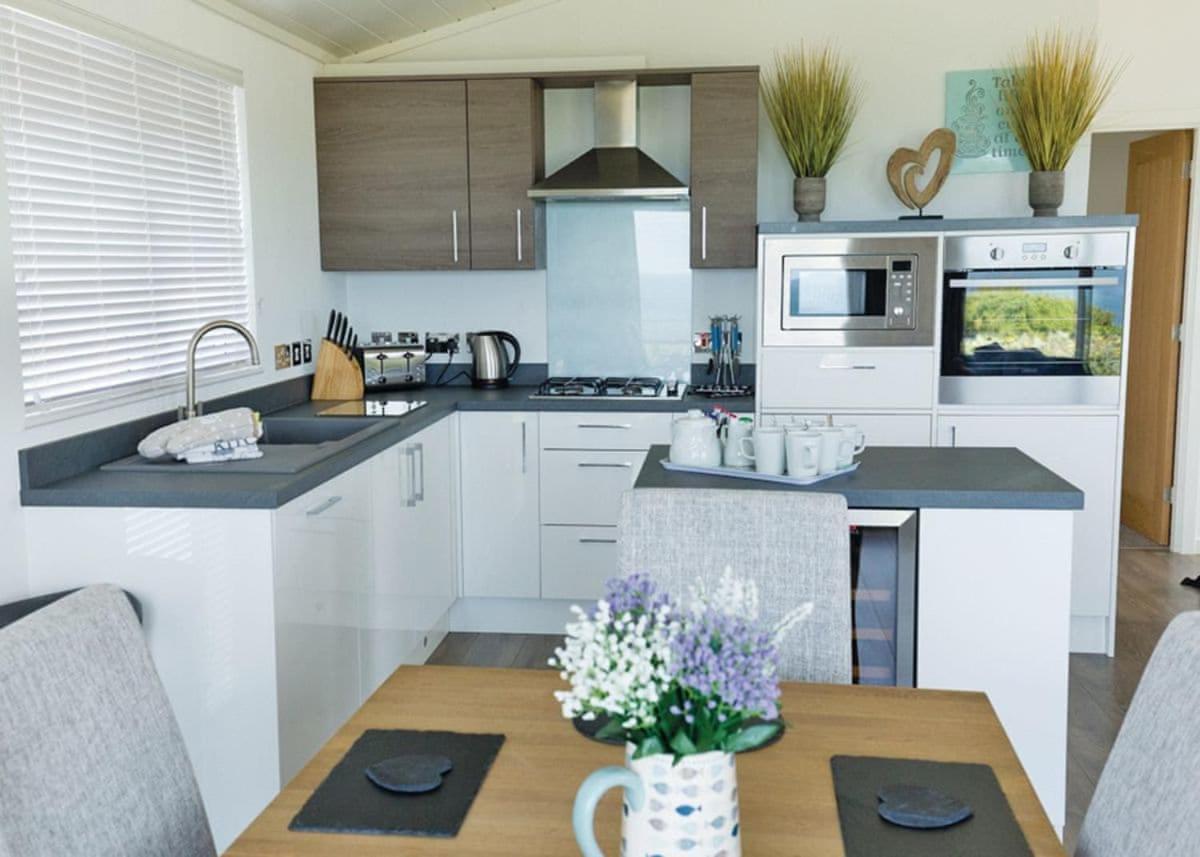 Fishguard Bay Resort Llanllawer エクステリア 写真