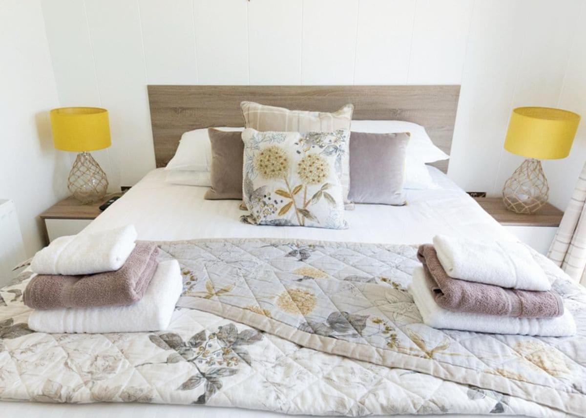 Fishguard Bay Resort Llanllawer エクステリア 写真