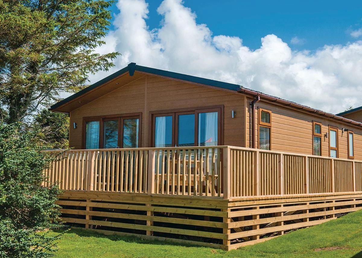 Fishguard Bay Resort Llanllawer エクステリア 写真