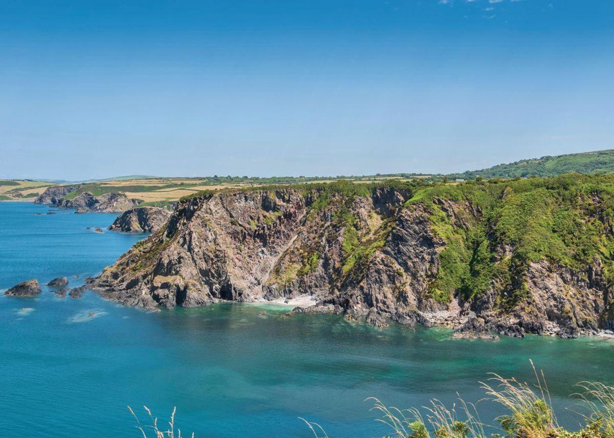 Fishguard Bay Resort Llanllawer エクステリア 写真